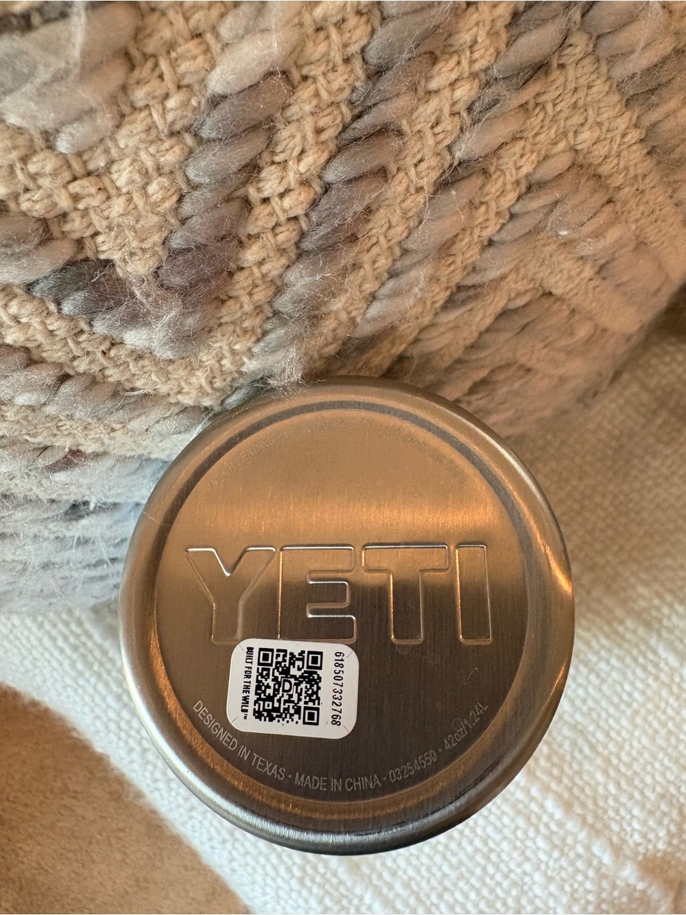 Yeti 35 oz Blue Stainless Steel Mug with Straw Lid and Barstool Golf Hat! - Picture 5 of 8